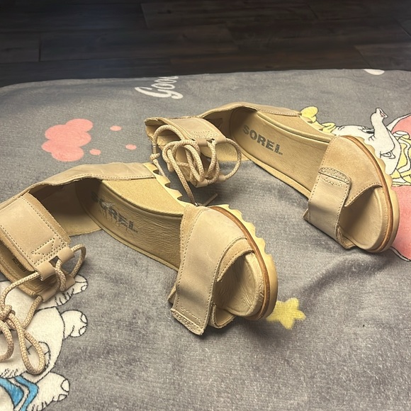 Women size 7 tan leather and canvas Sorel espadrilles Zip back and lace ups - Picture 5 of 8